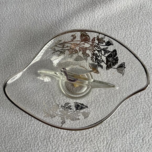 Sterling Silver on Clear Glass Flanders Poppy Divided Glass Dish - Picture 3 of 12